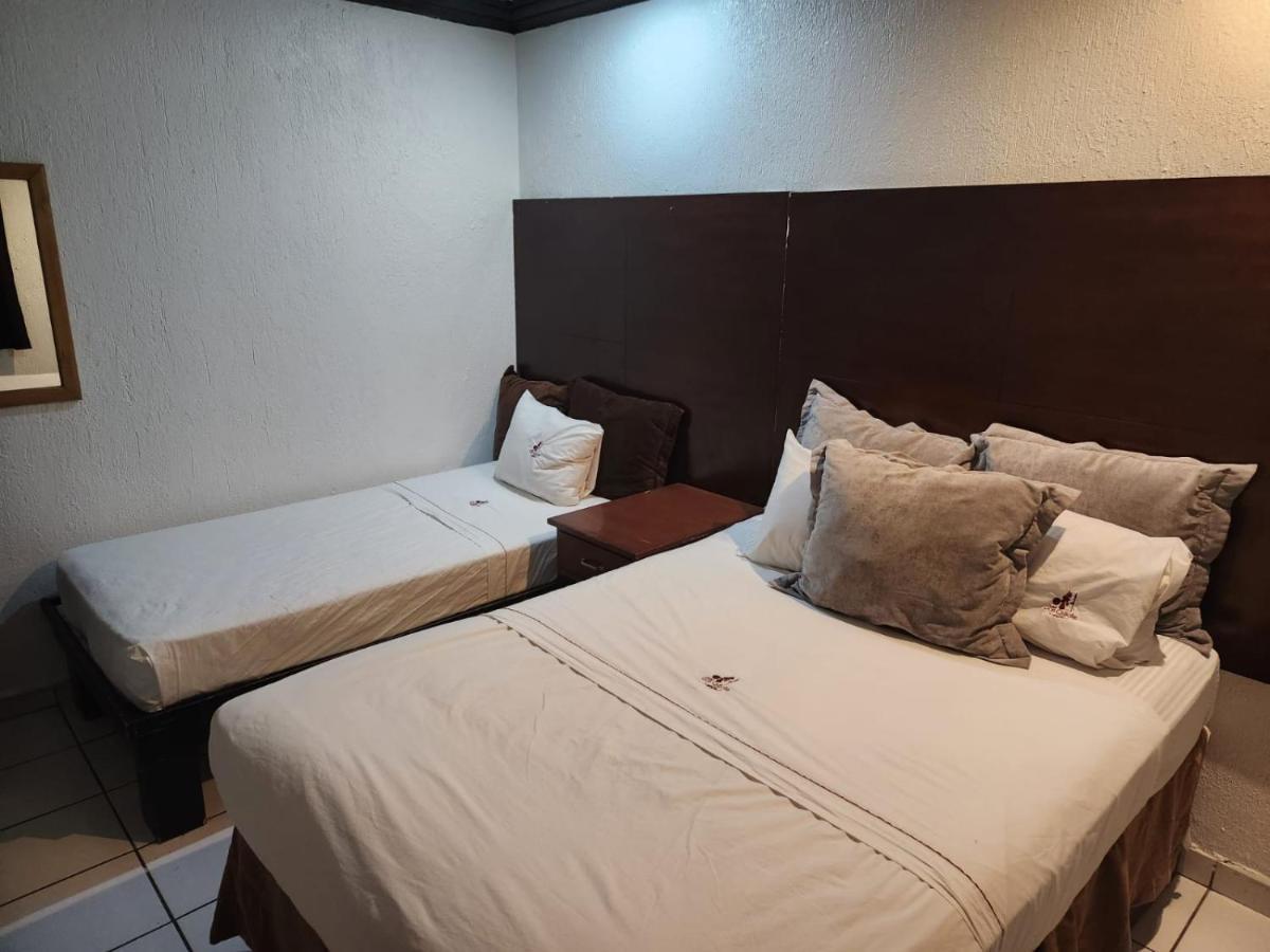 Hotel Don Quijote Mexicali Exterior photo